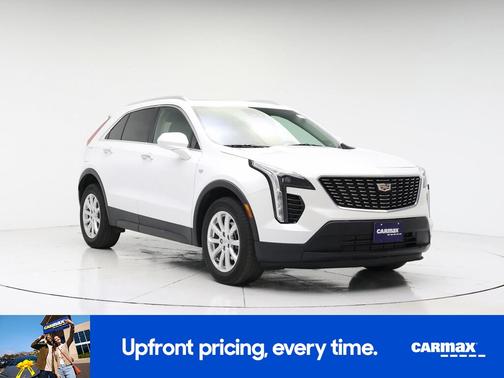White 2023 Cadillac XT4 Luxury