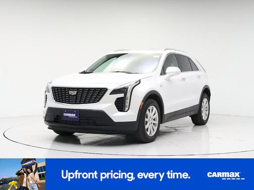 White 2023 Cadillac XT4 Luxury
