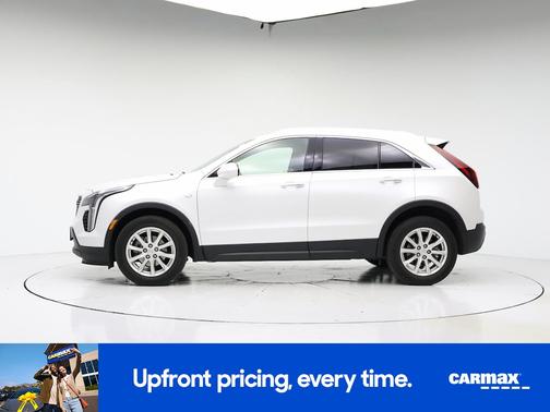 White 2023 Cadillac XT4 Luxury