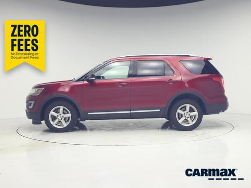 Red 2016 Ford Explorer XLT