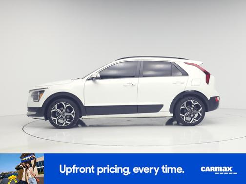 White 2023 Kia Niro EX Touring