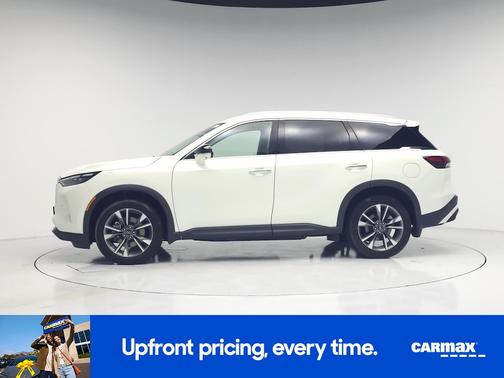 White 2023 INFINITI QX60 Luxe