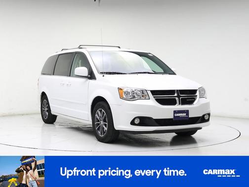 White 2017 Dodge Grand Caravan SXT