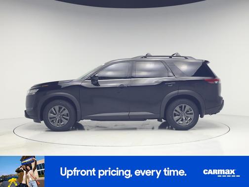 Black 2022 Nissan Pathfinder SV