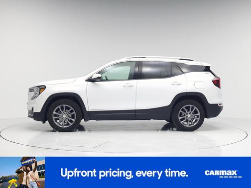 White 2023 GMC Terrain SLT