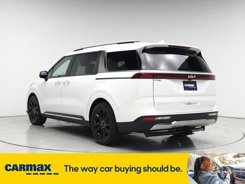 2024 Kia Carnival SX