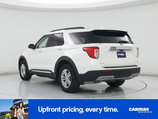 White 2022 Ford Explorer XLT