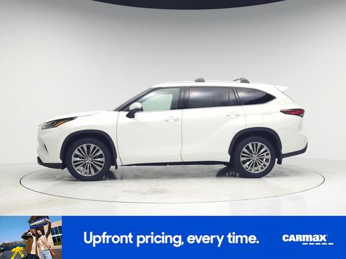 White 2021 Toyota Highlander Platinum