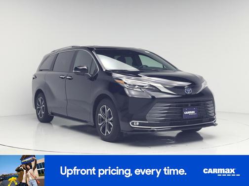 Black 2025 Toyota Sienna Platinum