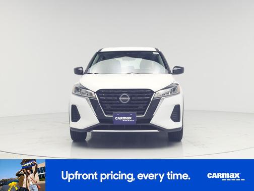 White 2022 Nissan Kicks S