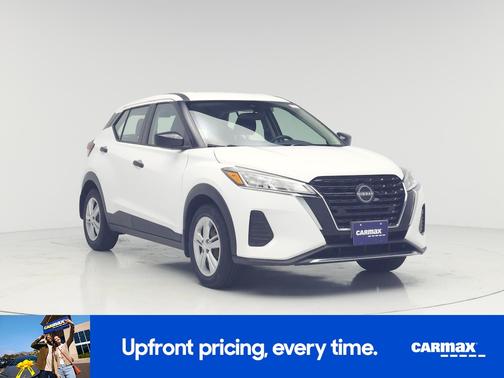 White 2022 Nissan Kicks S