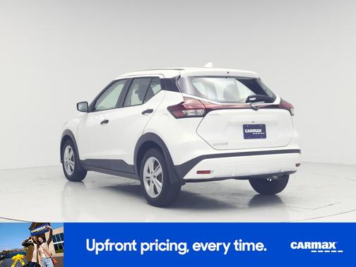 White 2022 Nissan Kicks S