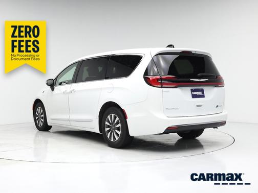 White 2023 Chrysler Pacifica Hybrid Limited
