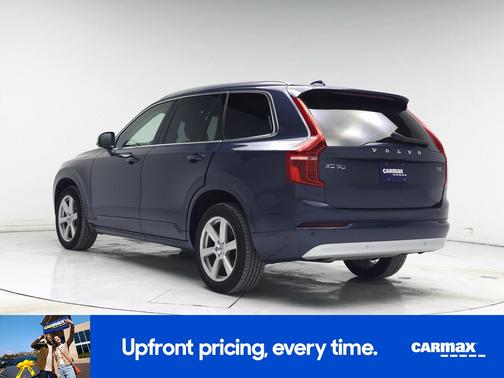 2022 Volvo XC90 T5 Momentum