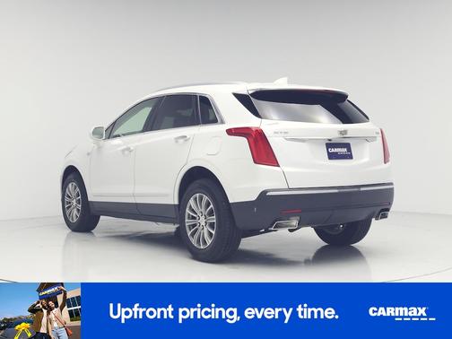 White 2019 Cadillac XT5 Luxury