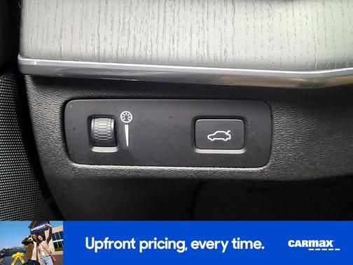 2020 Volvo XC90 T6 Momentum