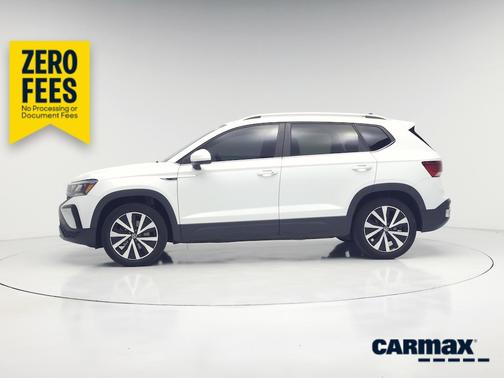 White 2022 Volkswagen Taos SE