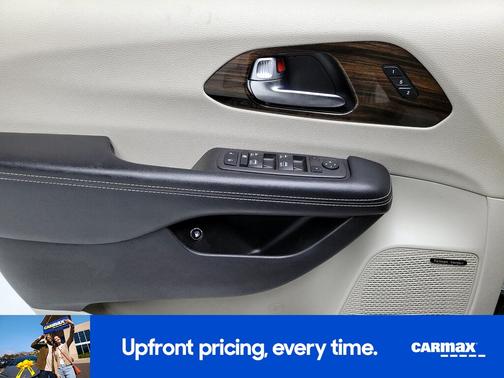 Silver 2022 Chrysler Pacifica Hybrid Limited