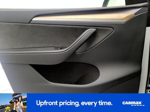 White 2024 Tesla Model Y Long Range