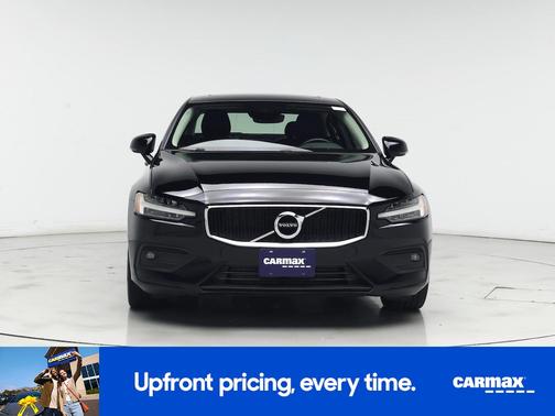 2021 Volvo S60 T6 Momentum