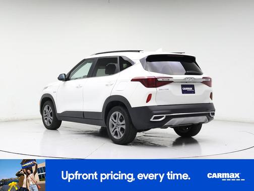 White 2023 Kia Seltos S