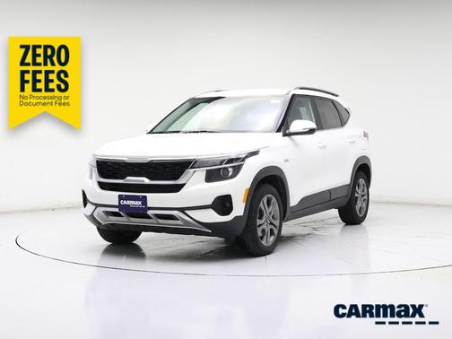 White 2023 Kia Seltos S