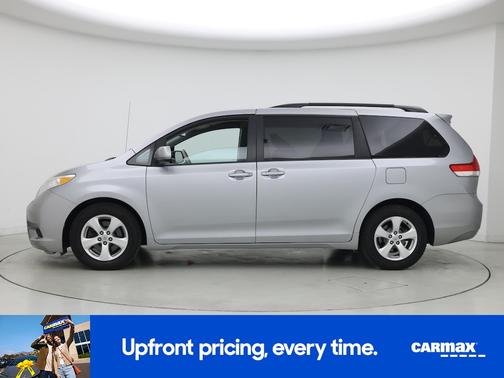 Silver 2014 Toyota Sienna LE