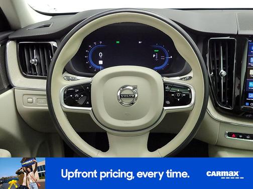 2022 Volvo XC60 Recharge Plug-In Hybrid T8 Inscription