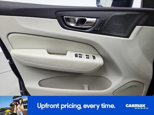 2022 Volvo XC60 Recharge Plug-In Hybrid T8 Inscription