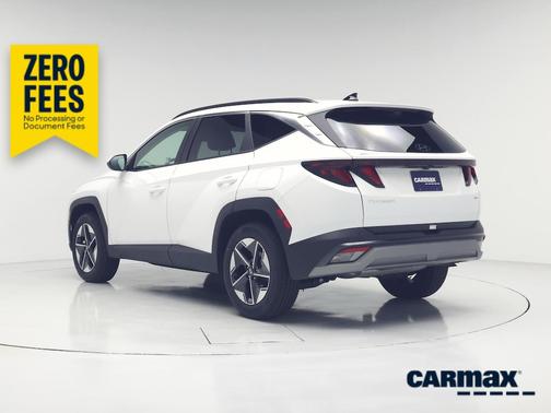 White 2025 Hyundai TUCSON SEL