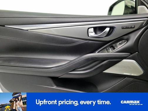 2017 INFINITI Q60 Premium