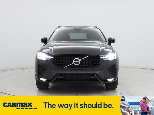2023 Volvo XC60 B5 Plus Dark Theme