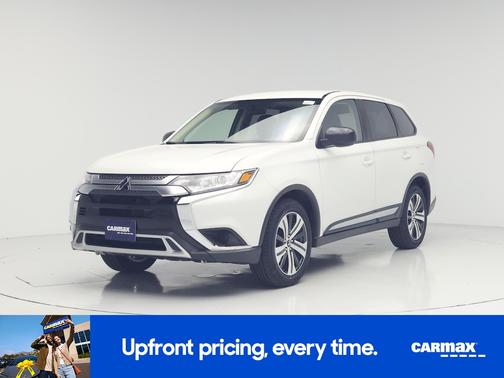 White 2020 Mitsubishi Outlander ES