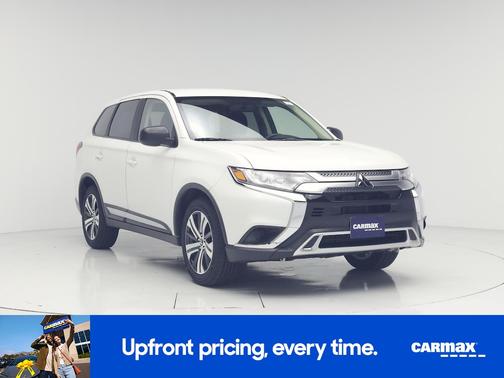 White 2020 Mitsubishi Outlander ES