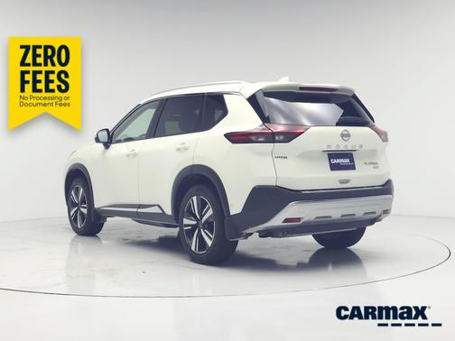 White 2023 Nissan Rogue Platinum