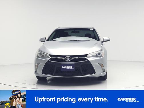 Silver 2017 Toyota Camry SE