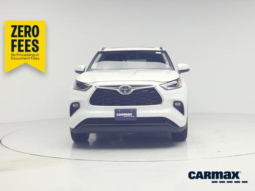 White 2023 Toyota Highlander Limited