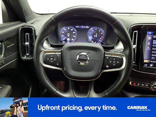 2020 Volvo XC40 T5 Momentum