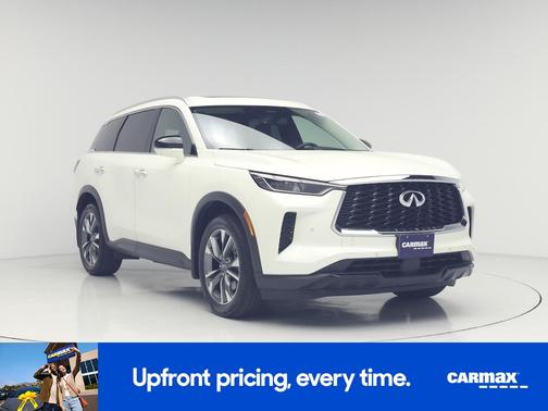White 2023 INFINITI QX60 Luxe
