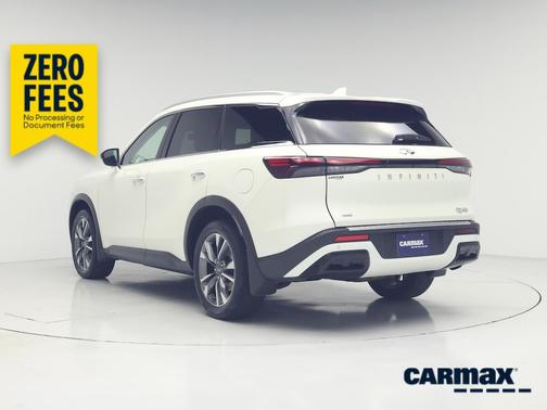 White 2023 INFINITI QX60 Luxe