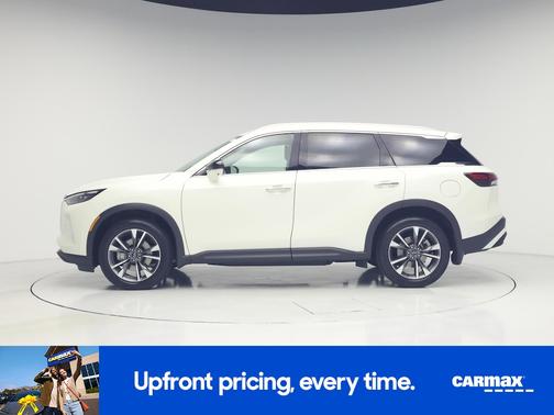 White 2023 INFINITI QX60 Luxe