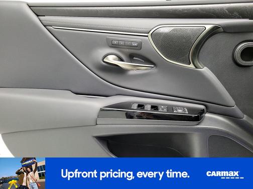 White 2024 Lexus ES 300h Luxury