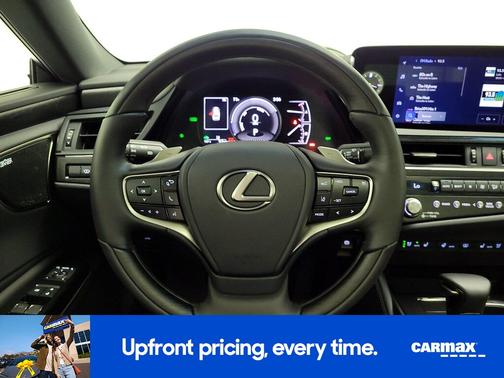 White 2024 Lexus ES 300h Luxury
