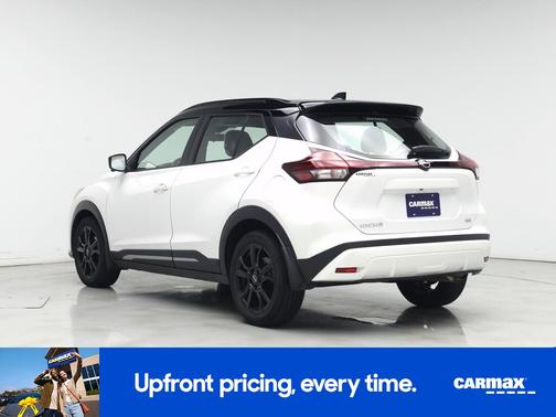 2022 Nissan Kicks SR