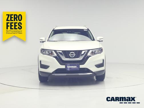White 2017 Nissan Rogue SV