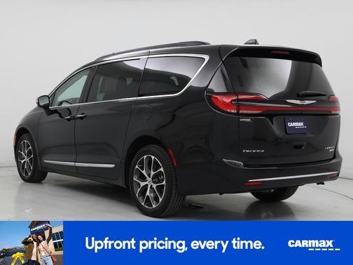 Black 2022 Chrysler Pacifica Limited
