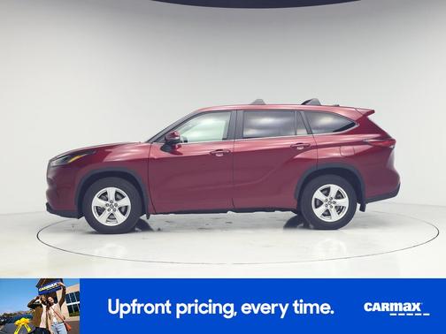 Red 2023 Toyota Highlander Hybrid LE
