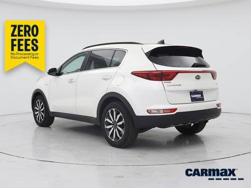 White 2019 Kia Sportage EX