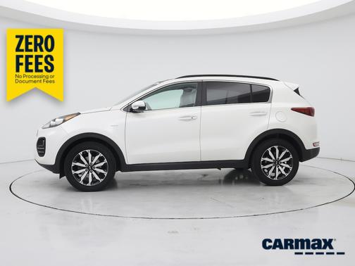 White 2019 Kia Sportage EX