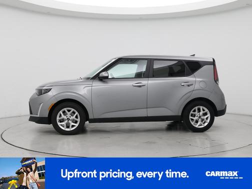 Gray 2024 Kia Soul LX